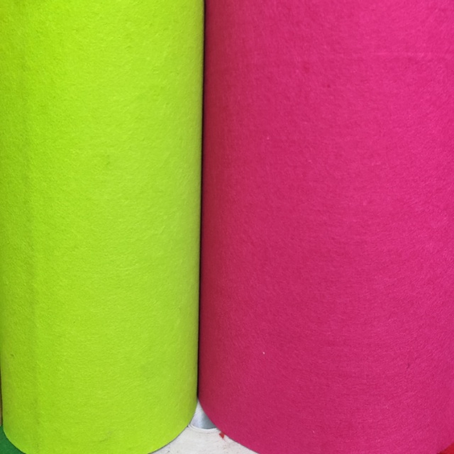 加厚红绿毛毡布服装装饰布多色可选价格面议