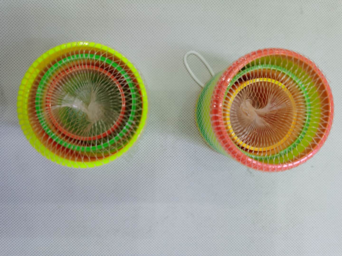 Children's toys and other functional stretching rainbow circle magic show props, large, medium and small size sets, novel toys, Loumanfang toys plastic 1 details Picture