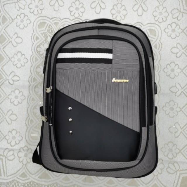 新款学生电脑包休闲包背包旅行包书包双肩电脑包