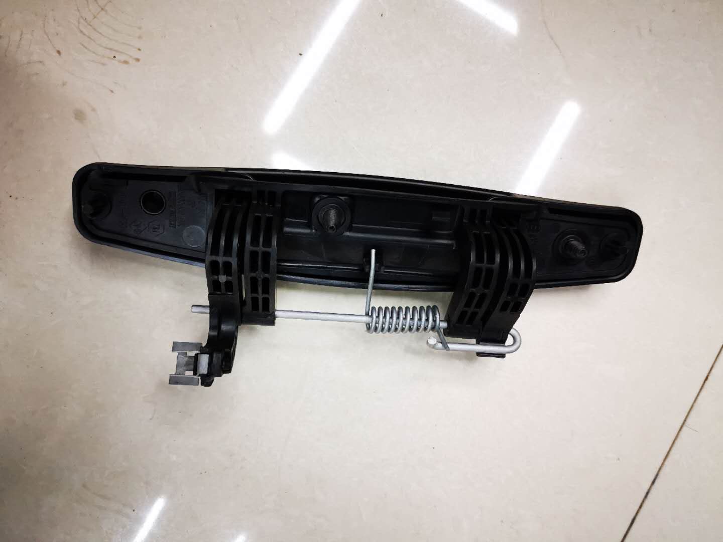 汽车门拉手黑色                                                     