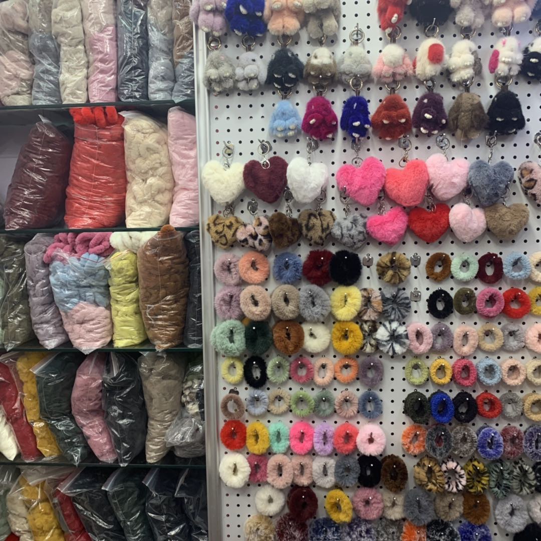Zhejiang Yiwu Innovation Fur Factory describe pic - 2