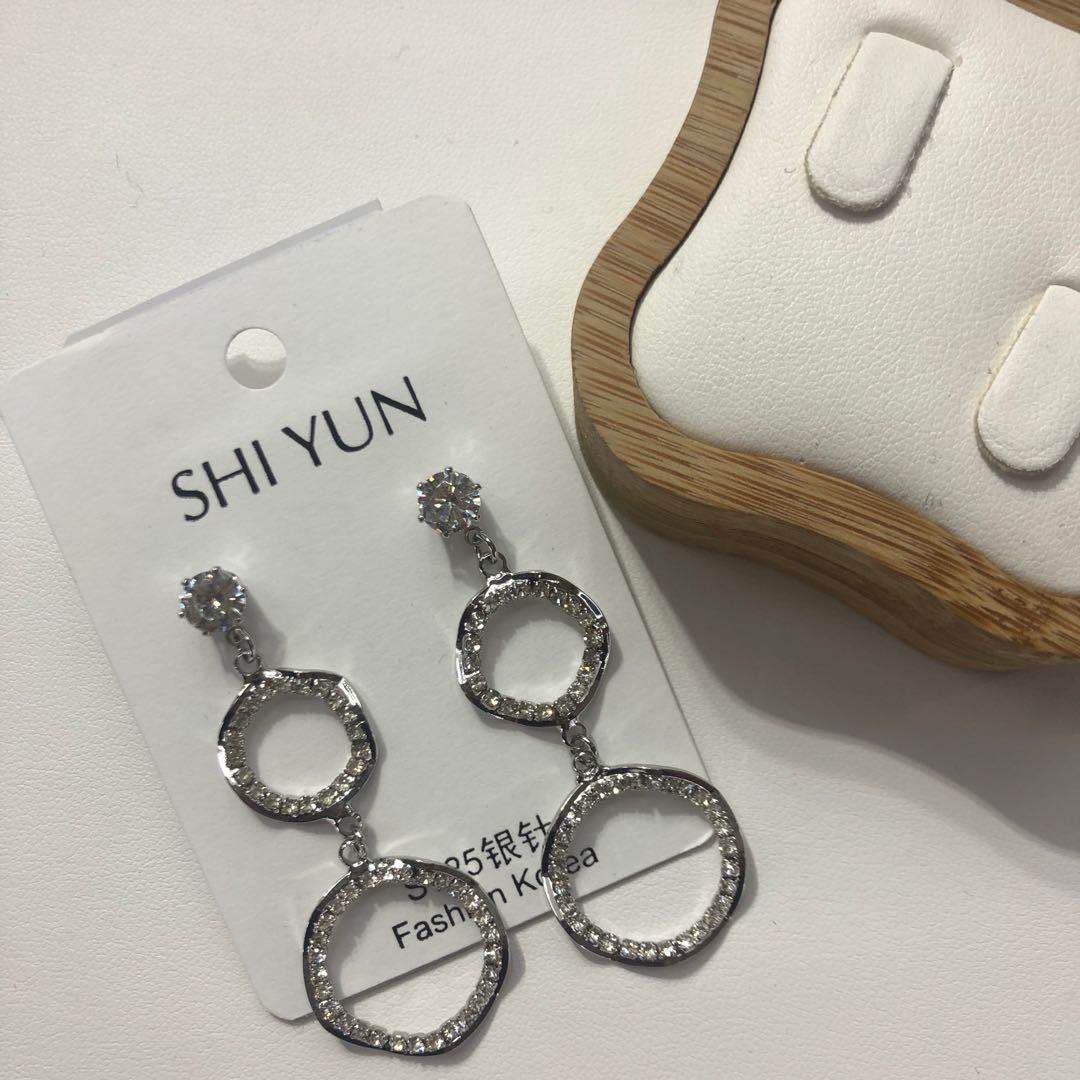 韩国东大门不规则长款流苏耳钉水钻超闪气质耳环细节图