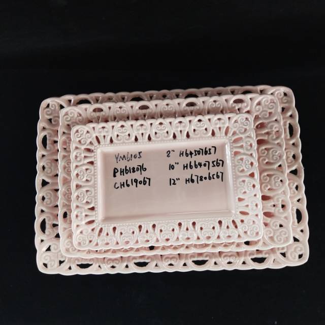 Ceramic hollow-out pink fashionable, creative and personalized pastry plate thumbnail