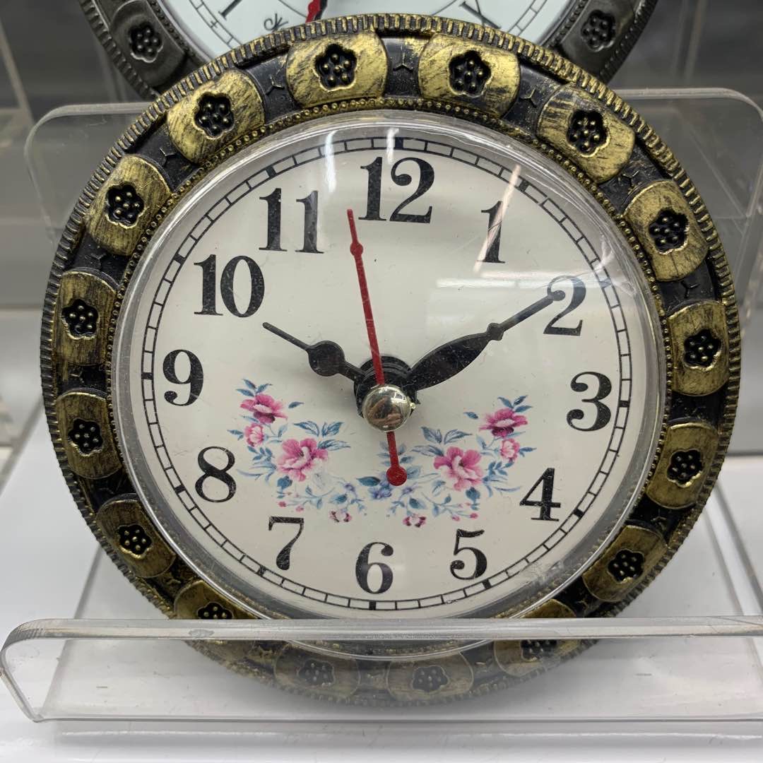 Yiwu good goods digital printed clock clock small wall clock electronic wall clock gold printed frame