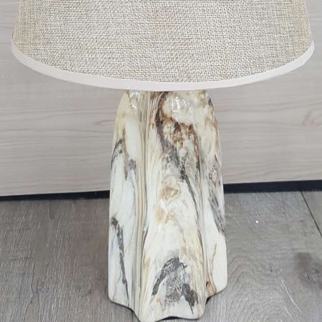 仿真玉石灯架小台灯个性简约床头灯产品图