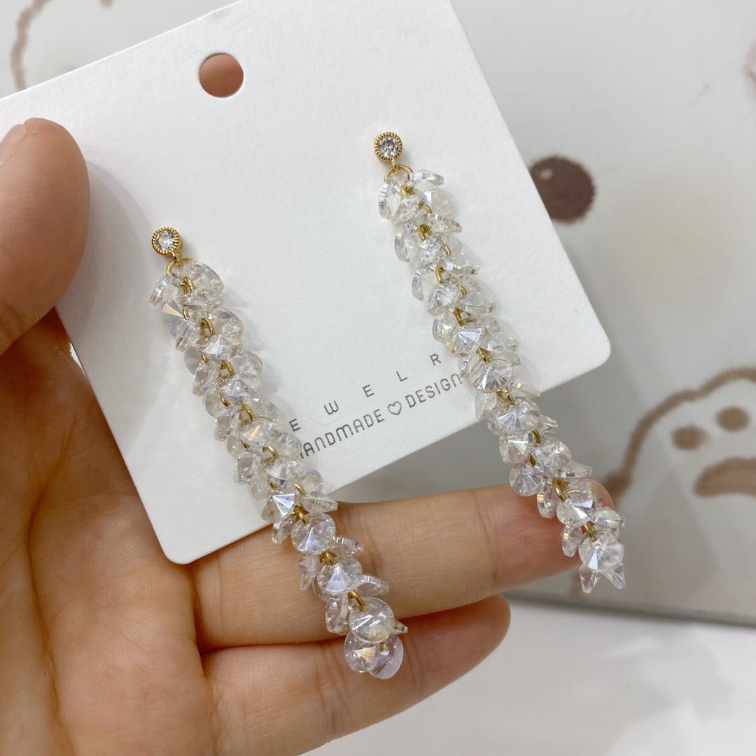 Fashionable long tassel earrings from Dongdaemun, South Korea, anti-allergy and color-preserving earrings, fashionable and elegant, internet-famous earrings Specification image