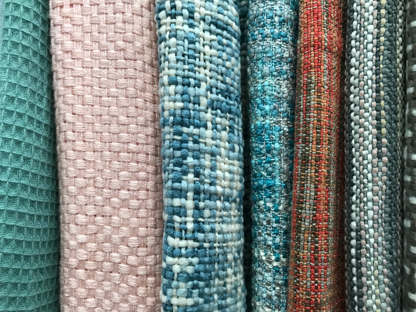Polyester Drapery Blanket With Fringed Edge In Coarse Mixed Colour Braided Fabric