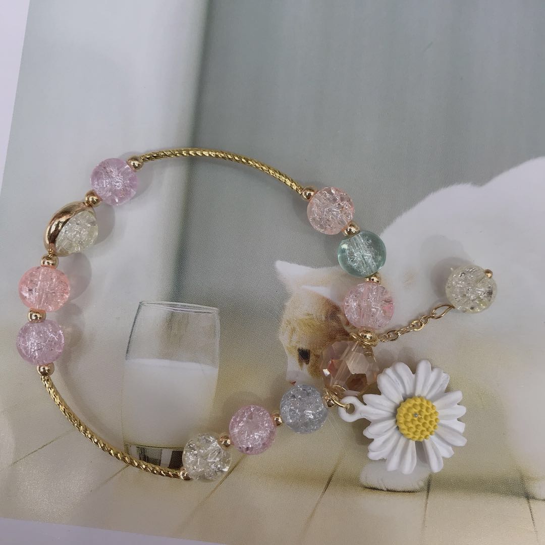 White temperament versatile little Daisy bracelet fresh girl student forest chain web celebrity sweet crystal bracelet details Picture