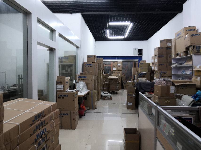 Heavy machinery sewing machine describe pic - 1