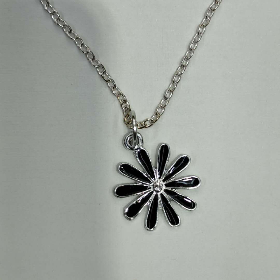 Fashion Simple Lady Temperament Silver Alloy Chrysanthemum Necklace Jewel Earrings Set Chain details Picture