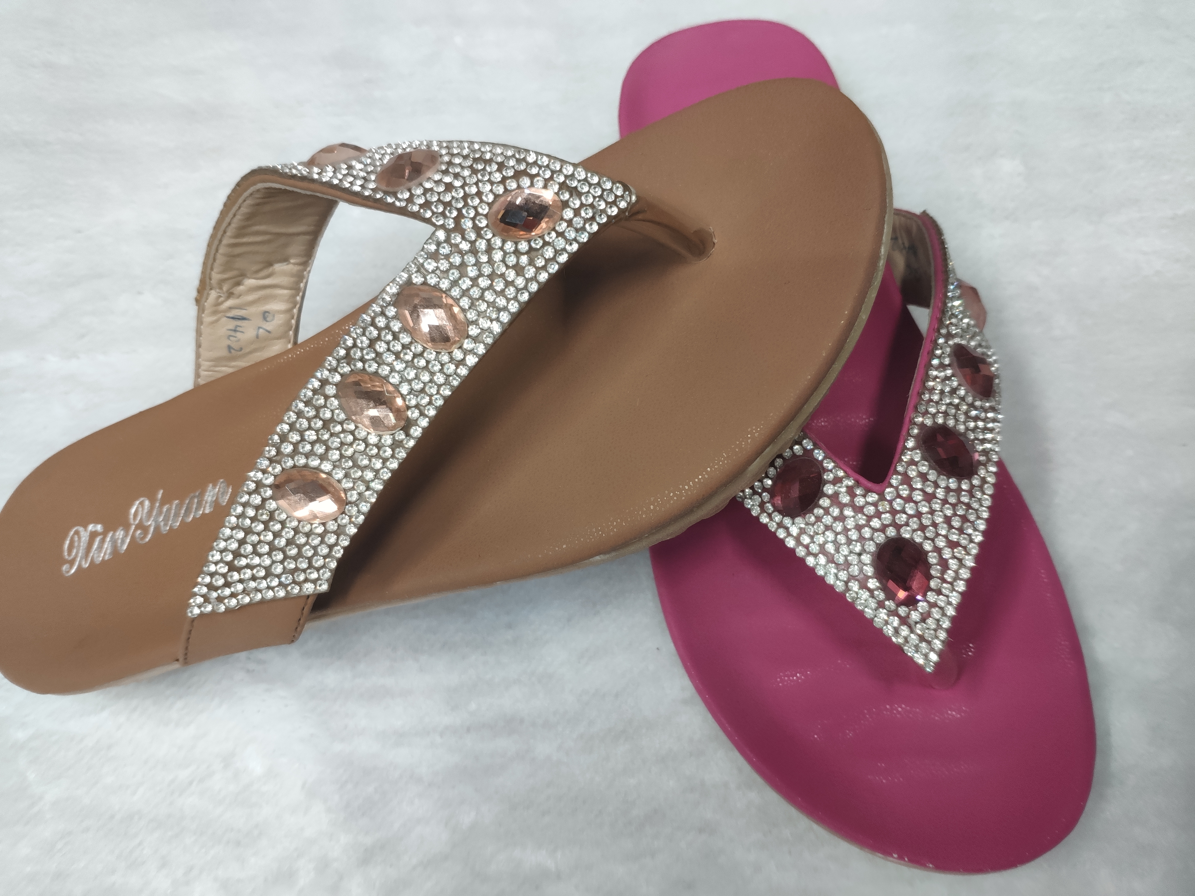 Foreign Trade Wholesale Summer Ladies Flip-Flops Color Diamond Rhine-Drill Clamp Foot Flat Slippers details Picture