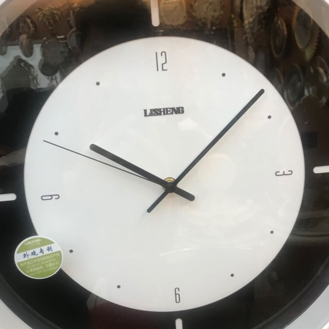 Lisheng wall clock: Modern and simple living room, quiet Nordic home creative clock, personalized children's bedroom quartz clock Specification image