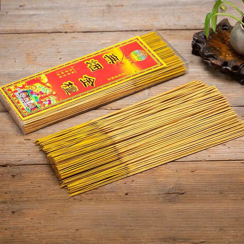 The fragrant and smokeless golden sandalwood bamboo stick incense is used for worshipping deities and Buddhas. It is a Buddha worship incense and a Guanyin Wealth God offering incense, commonly used in Buddhism Specification image