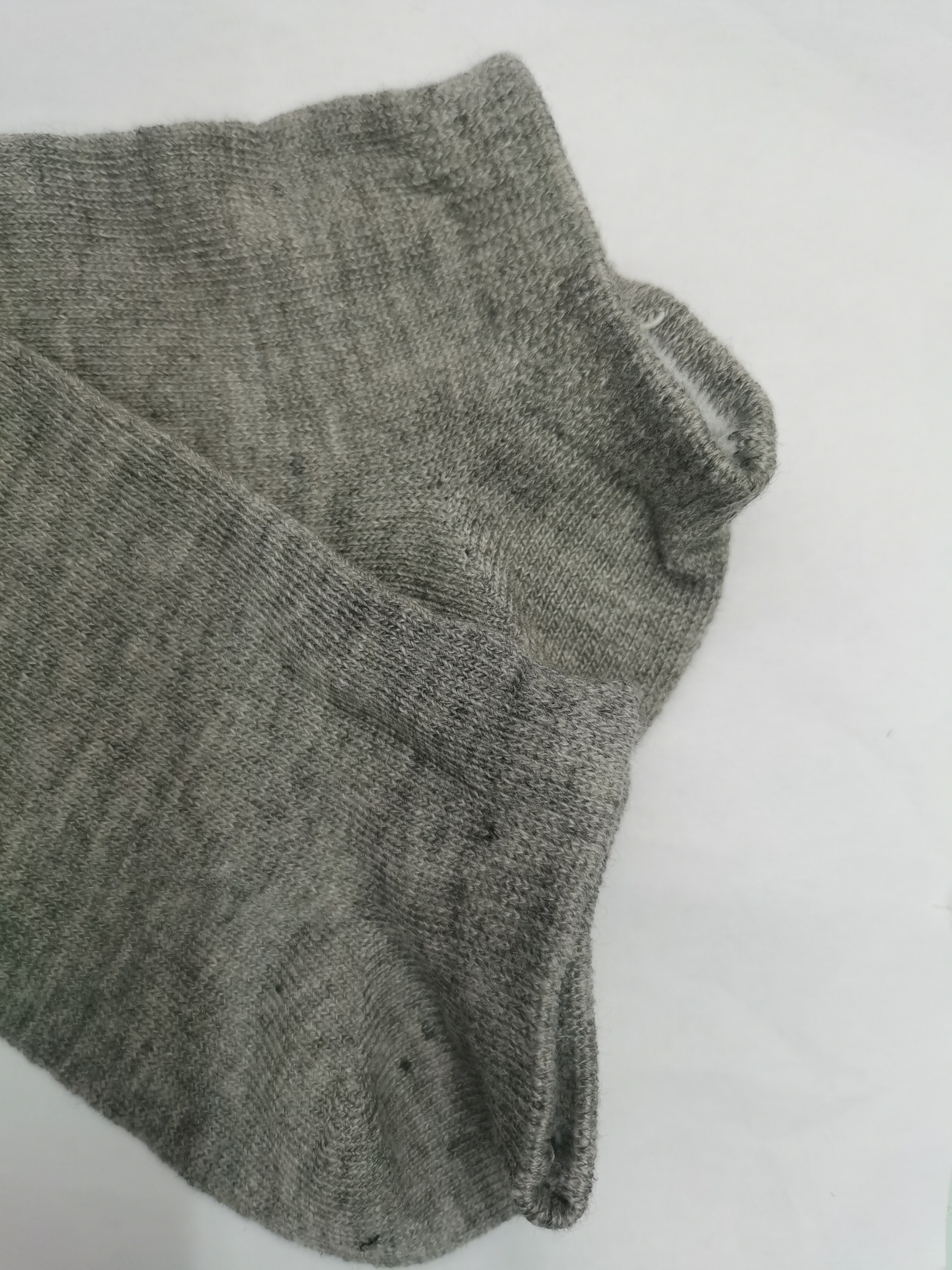 Pure grey, shallow, comfortable and breathable polyester-cotton men's socks for foreign trade Specification image