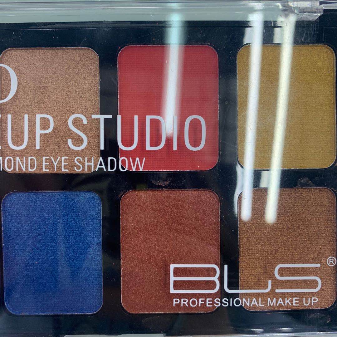 8-color versatile eyeshadow palette, exaggerated European and American fashion, matte and pearlescent for beginners details Picture