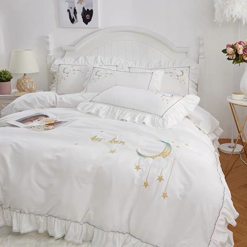 Korean Cotton Web Red Girl Heart Princess Style Embroidery Four-Piece Set details Picture