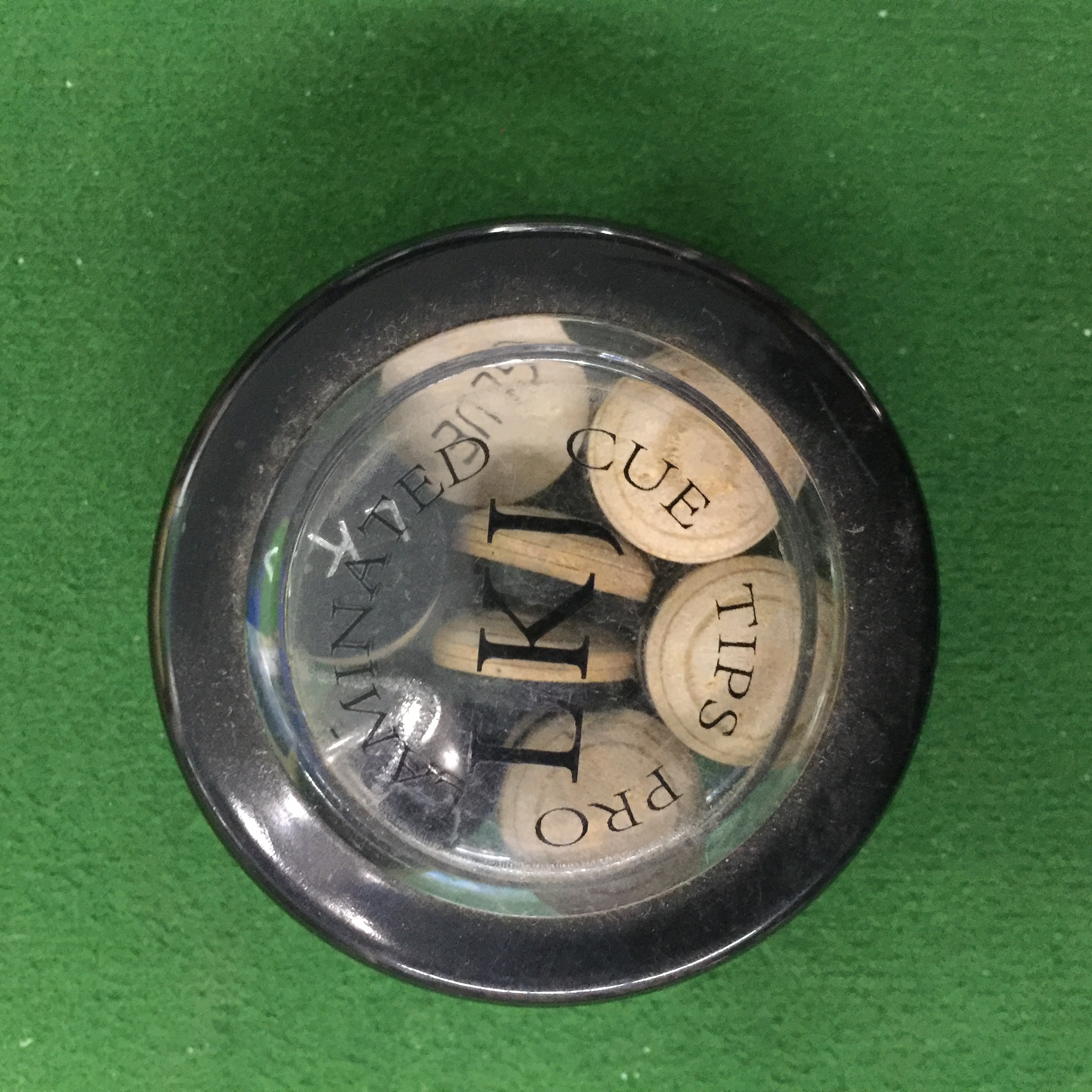 Billiard equipment with 9 billiard clubs, leather heads, black eight clubs and 10mm billiard balls thumbnail