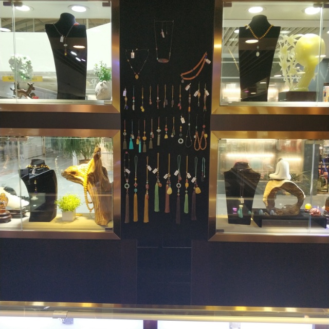 Yupo Xiang Jewelry describe pic - 3