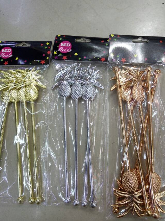 Gold and silver small pineapple cocktail sticks details Picture