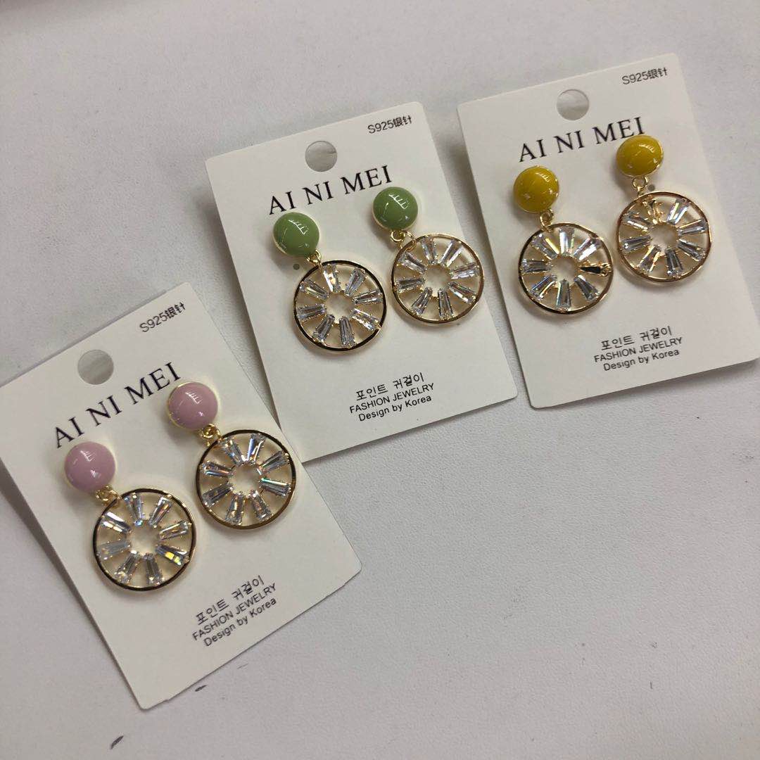 New Korean-style hollowed-out flower series earrings, elegant design earrings and earrings, cute and sweet style fashionable earrings
