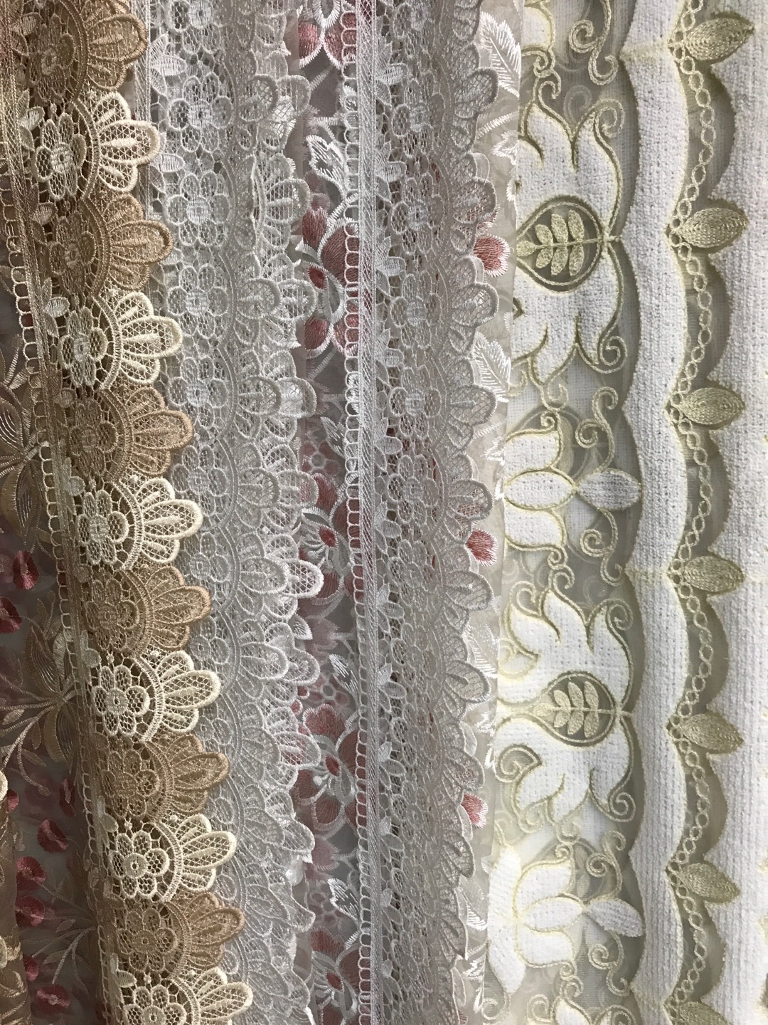 Patchwork color gauze floral woven lace tablecloth 180*130 details Picture