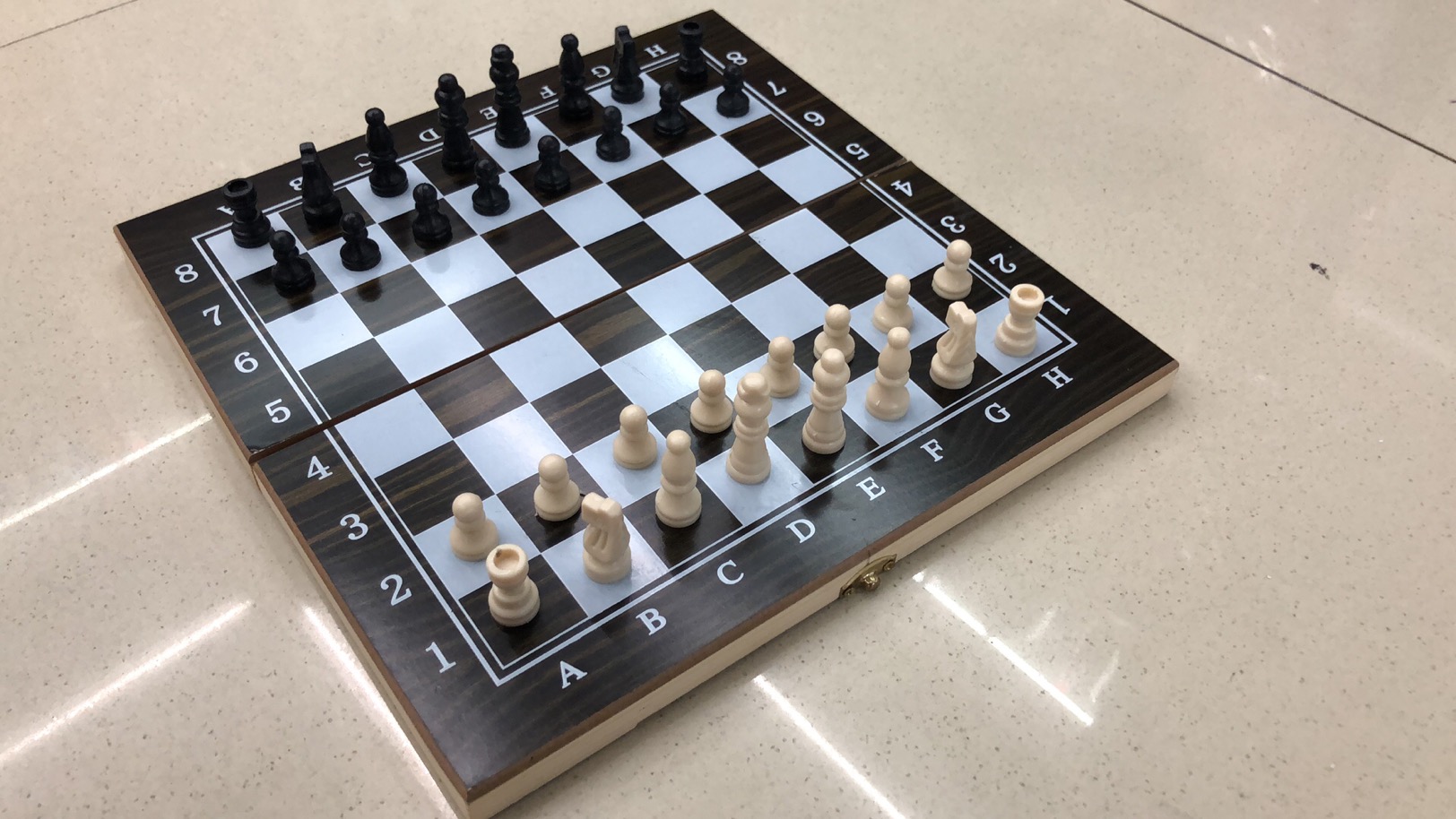 国际象棋木制折叠式国际象棋双面印刷木质数字棋卡头包装产品图