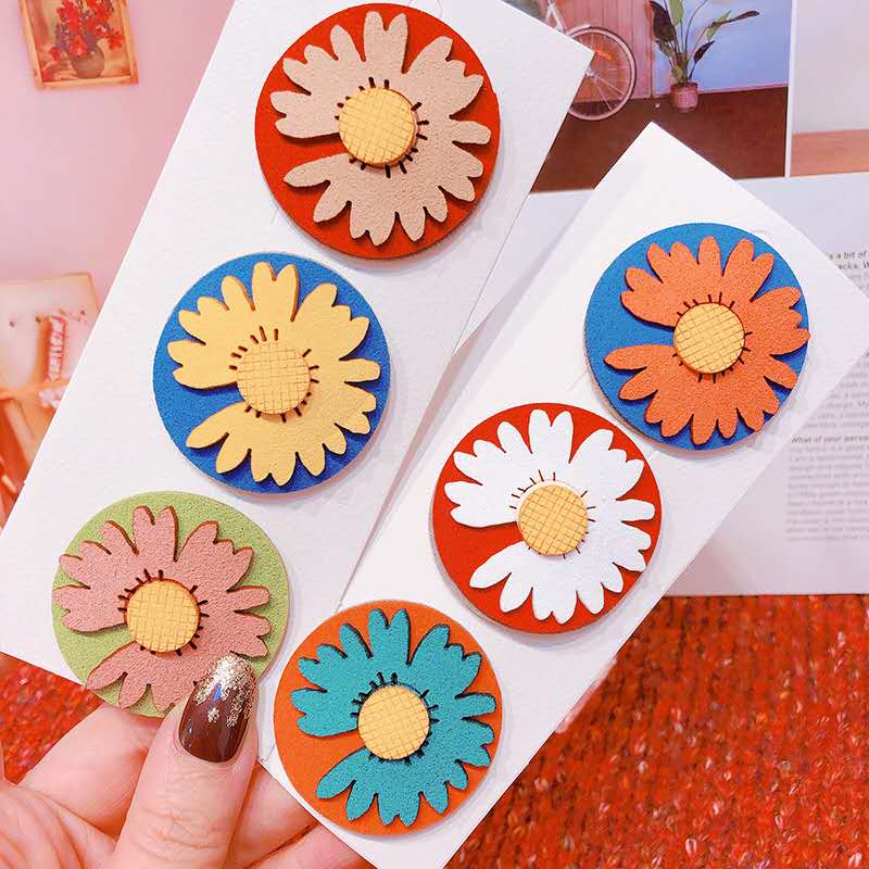 The latest fashion Korean knitting fruit hairpin girl baby knitting chrysanthemum thumbnail