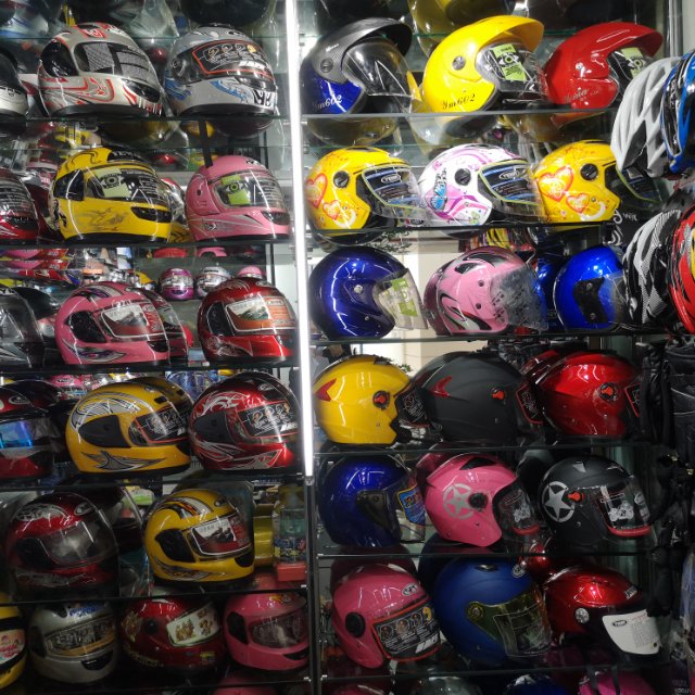 He Aiqiu Helmet Shop describe pic - 2