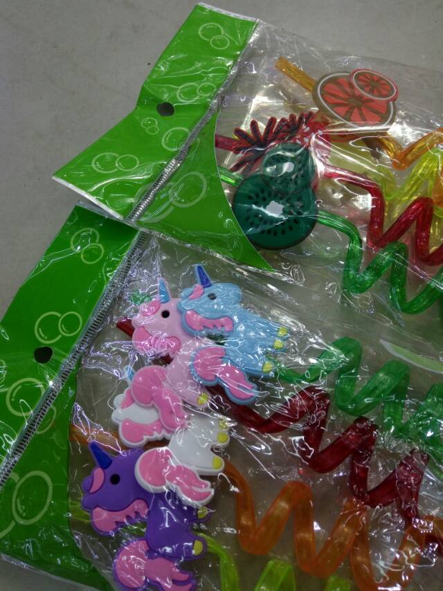 Multi-color cartoon animal-shaped straws Specification image