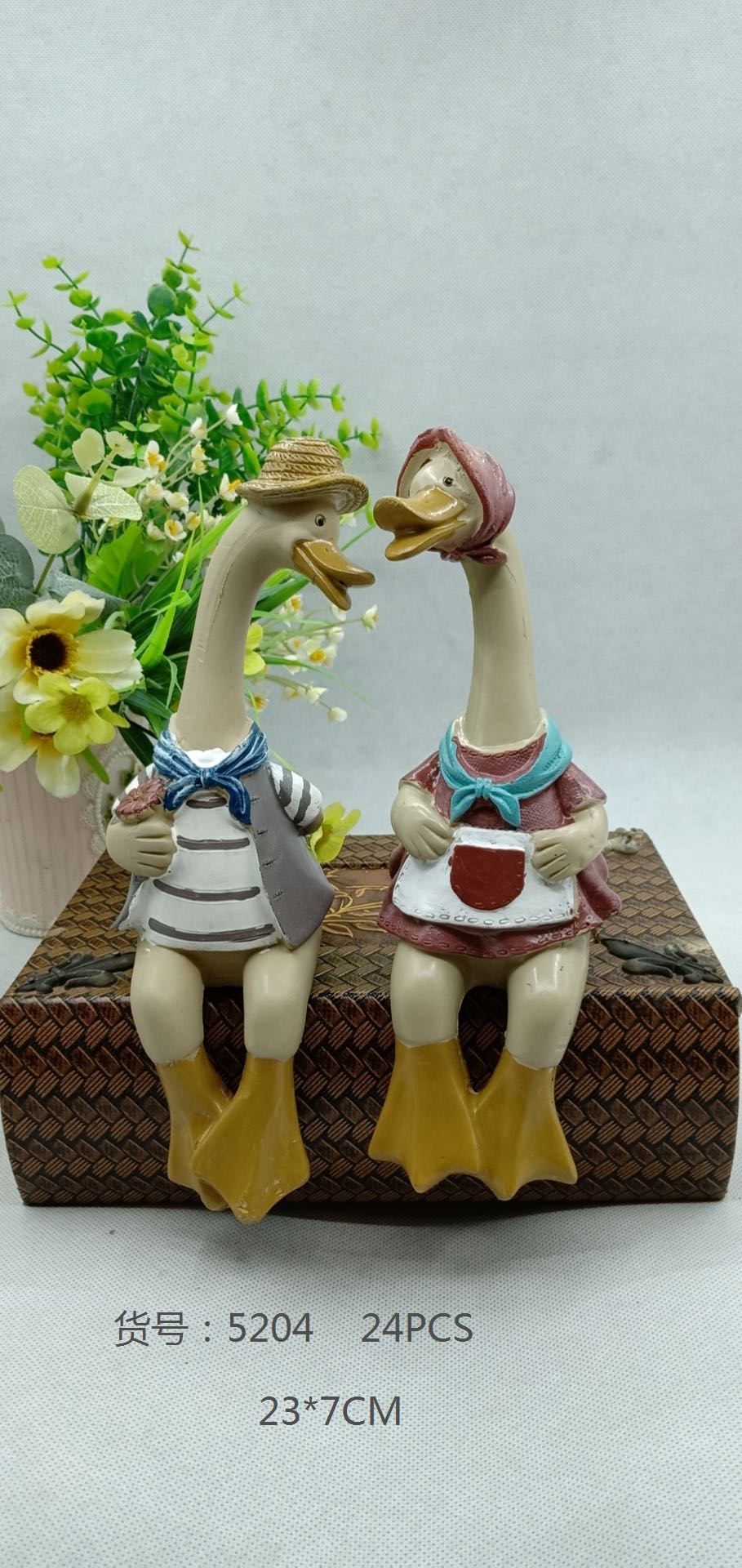 鸭子专业生产各种树脂工艺品欢迎来样定做