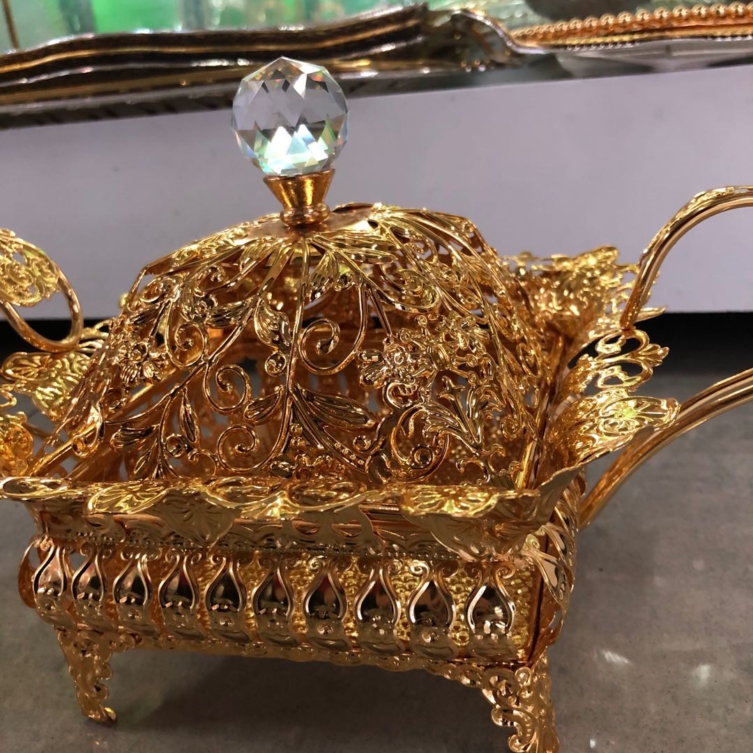 High-End Luxury Patisserie With Jeweled Silver Alloy And Lid Pattern details Picture