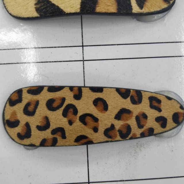 真皮一字发夹新款细节图