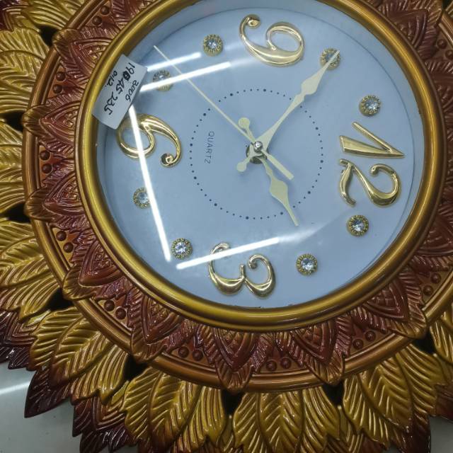 Modern, simple and retro home clocks, living room wall clocks, creative bedroom clocks, Nordic and American style wall clocks, silent and personalized decoration, Internet celebrity bestsellers Specification image