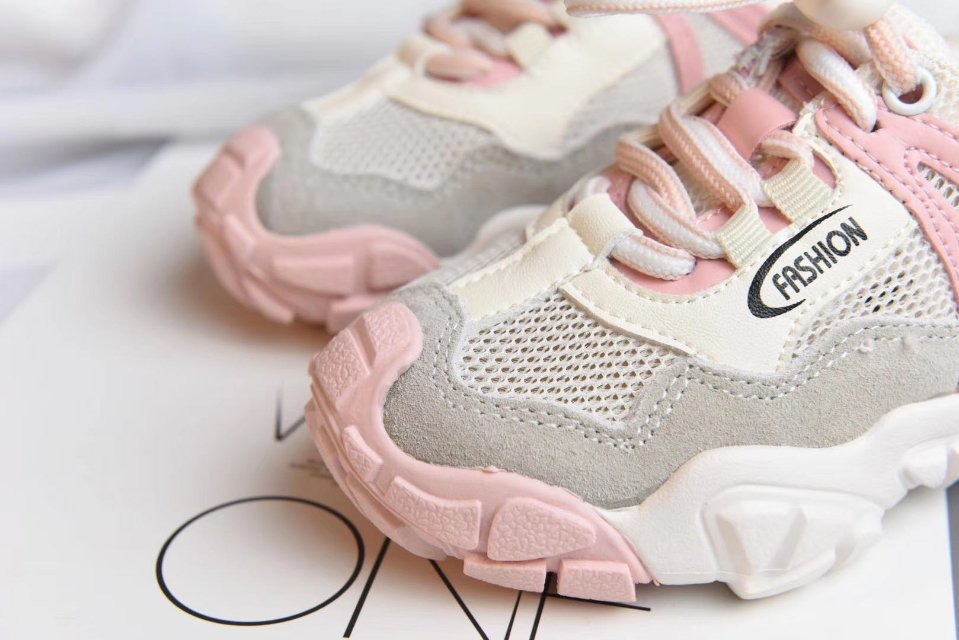 潮流带网复古老爹鞋运动鞋童鞋产品图