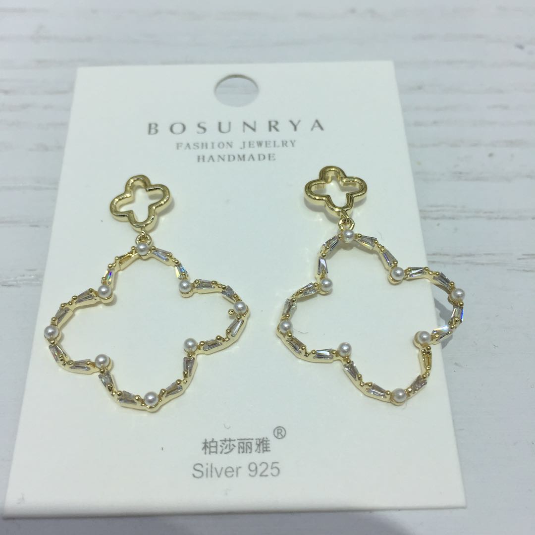 New pure copper earrings, women's four-leaf clover flower pearl earrings and accessories