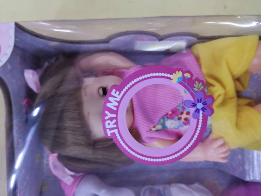 "Dress Up and Play House Series Barbie Doll Vinyl material with built-in accessories gift box set. Specification image