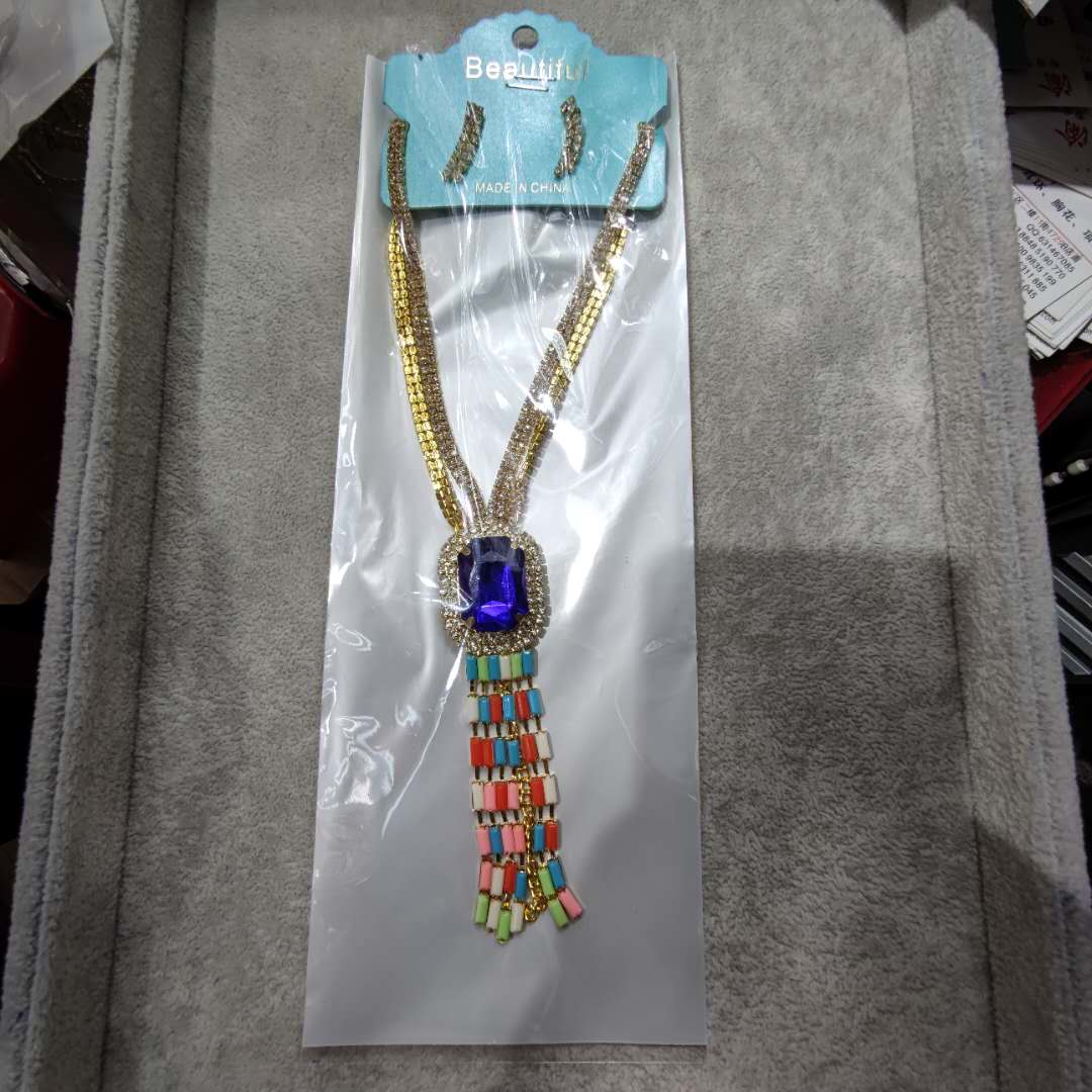 Deep sapphire claw chain necklace, a popular and versatile accessory with a fashionable European and American style