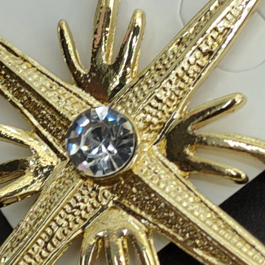 欧美复古时尚金色十字镶钻合金宝石坠子女气质耳饰细节图