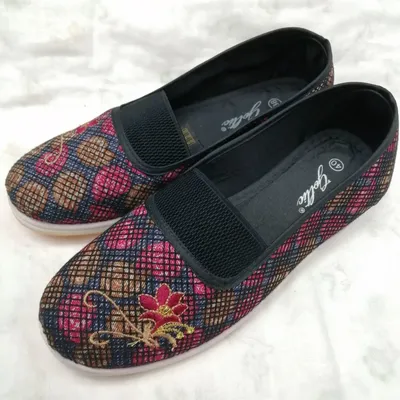 Small Chequered Shallow Mouth Embroidery New Cloth Shoes Women Work Field Work Anti-Slip Wear-Resistant Soft Sole Single Shoes Rubber Shoes Tendon Sole Shoes For The Elderly