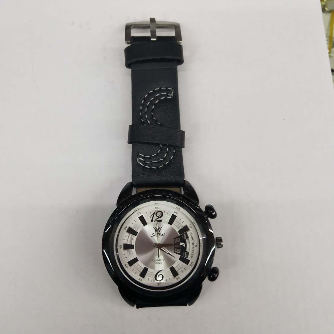 Trendy and fashionable leather strap casual sports men's quartz watch