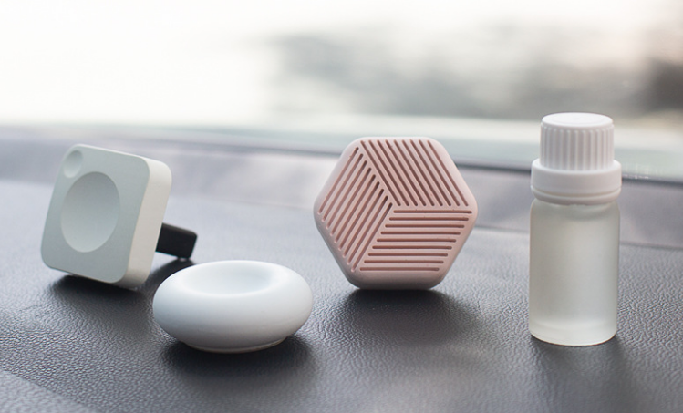 汽车香水车载香氛精油香薰空气清新驱潮硅藻土扩香器定制