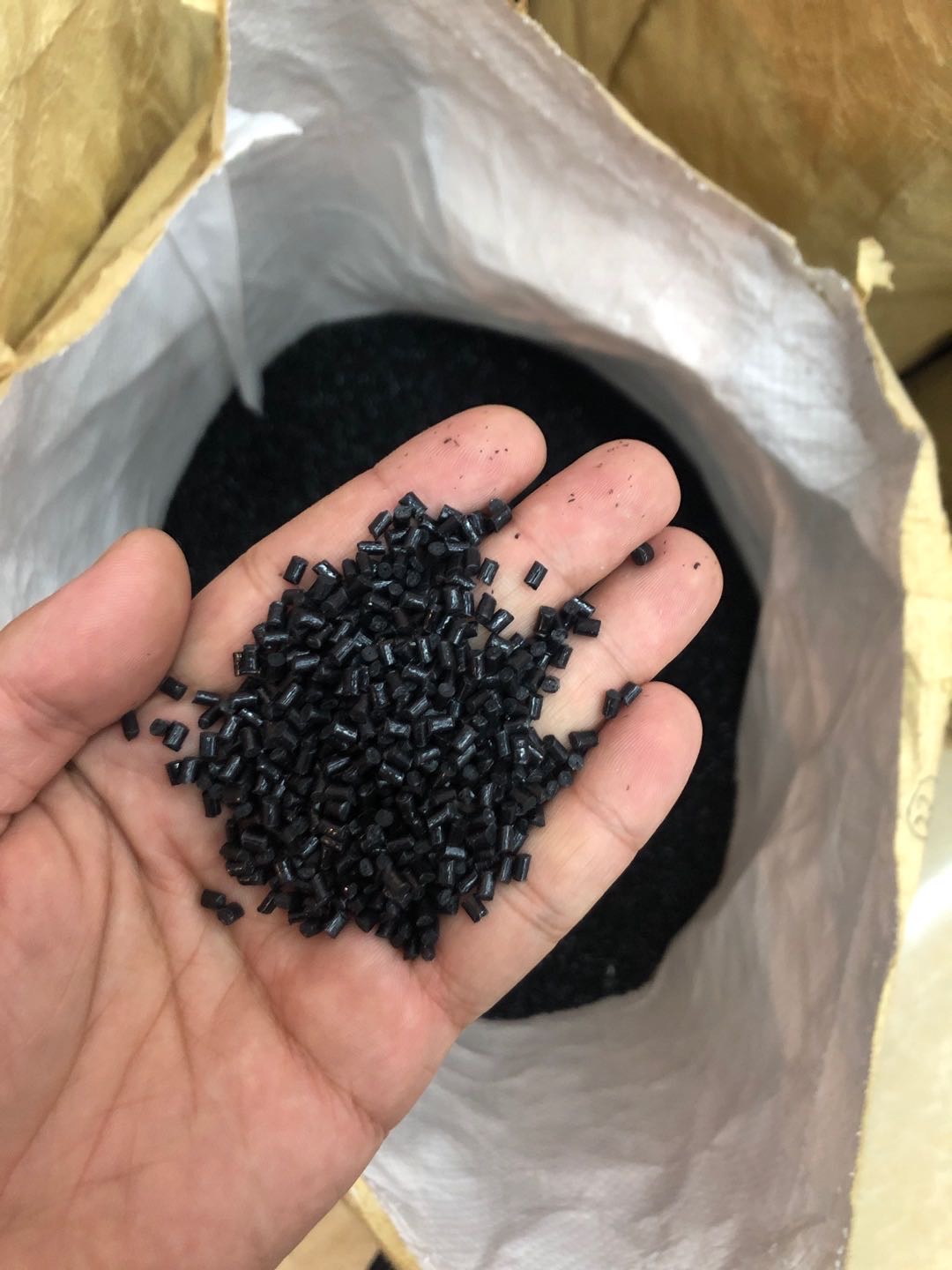 Yingtong Plastic Black Small Particle Grade One High-strength OPP (Recycled material) details Picture