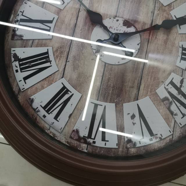 Modern, simple and retro home clock, living room wall clock, creative bedroom, Nordic and American style clock, wall watch, silent and personalized decoration details Picture