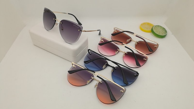 新品时尚墨镜大框方框太阳镜偏光镜韩版网红潮人高档彩色PC女士款3031产品图