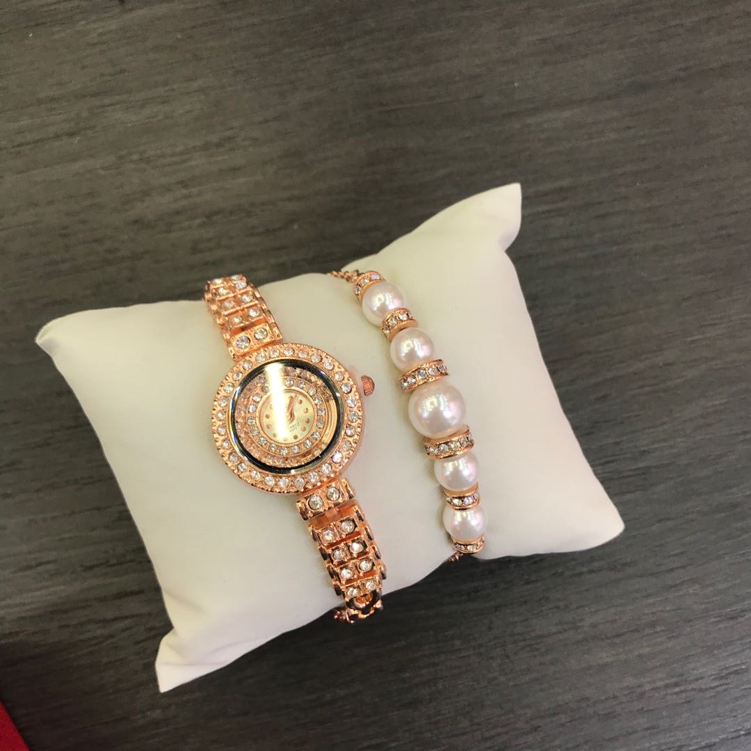 The women's fine bracelet is small, exquisite and elegant. The pearl bracelet is unique and can be wound twice. It is a fashionable zircon women's watch Specification image