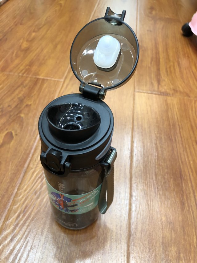 运动旅行水杯带隔网塑料水杯产品图