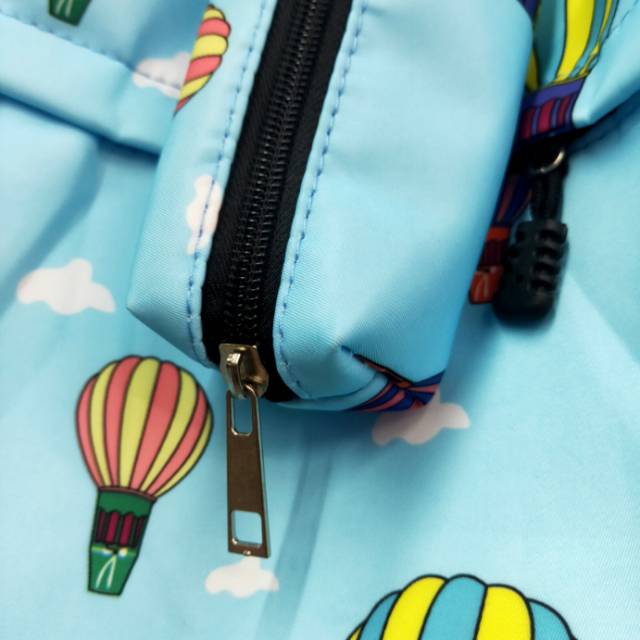 Soft fabric double-shoulder schoolbags for primary and secondary school students come with pen cases for fashionable storage when going out to school details Picture