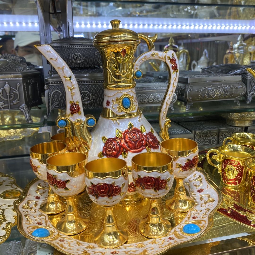 European retro gilded teapot and teacup set of handicrafts