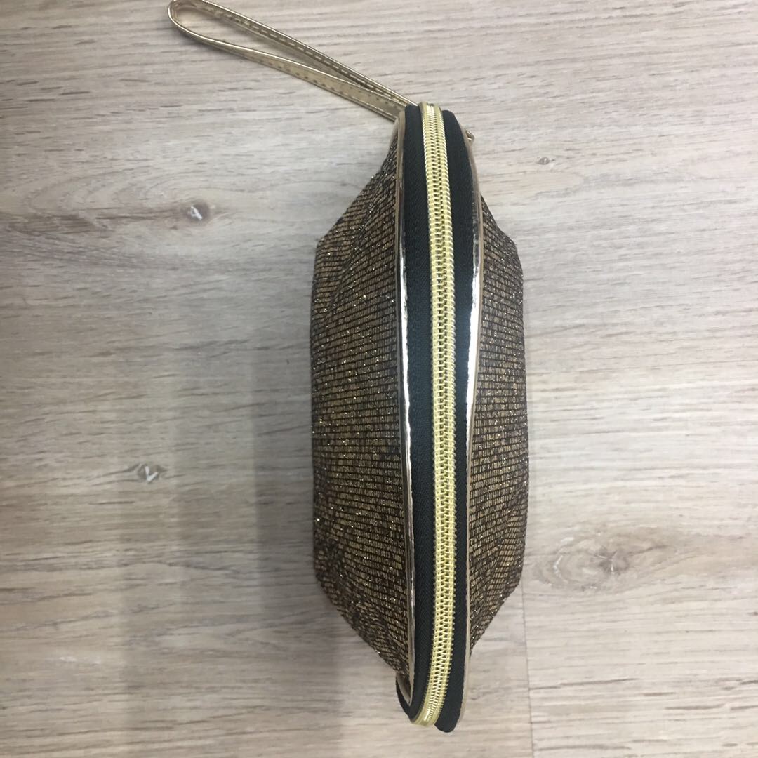 厂家定制便携式多功能专业化妆包PU材质产品图