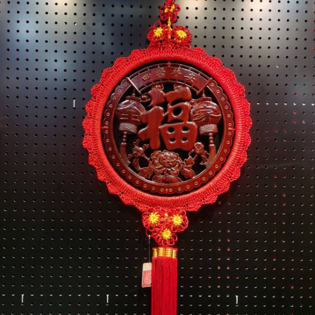 40# Camphor Wood Chinese Knot with tassels for a family photo of peace throughout the four seasons